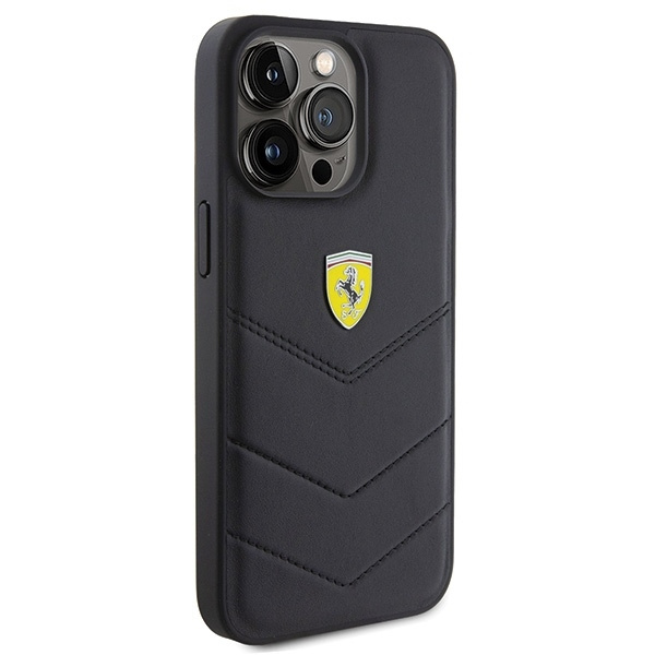Etui Ferrari Quilted Metal Logo na iPhone 15 Pro Max - czarne