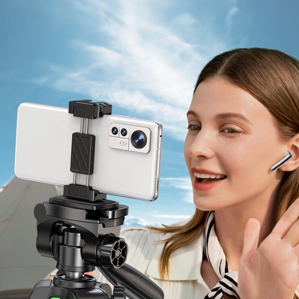 Professional Ugreen LP661 tripod for smartphones and cameras - black and gray