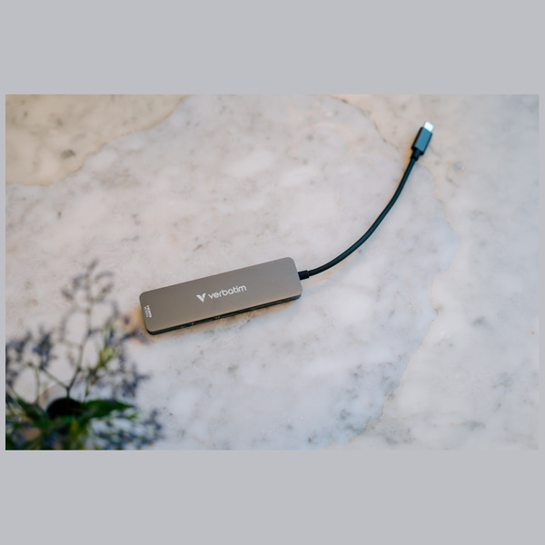 Adapter Hub Verbatim USB-C/HDMI/USB-A    3.2/USB-A 2.0/SD/microSD aluminiowy 32156