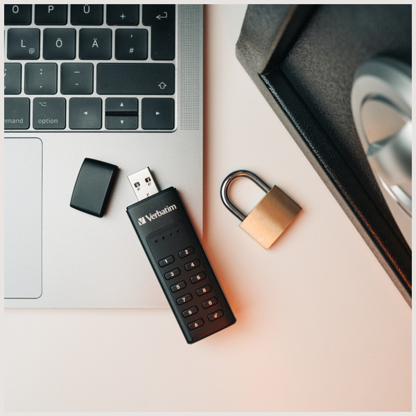 Dysk zewnętrzny Verbatim Keypad Secure   USB 3.2 Gen 1 64GB czarny 49428