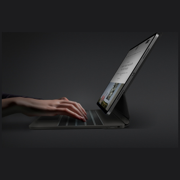 Etui UNIQ Venno Pro Magnetic Smart       z klawiaturą do iPad Pro 13" (2024/2025) czarny