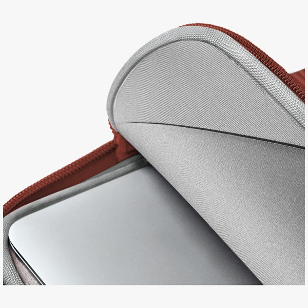 Torba na laptopa UNIQ Cyprus Ridge       Edition Laptop Sleeve 14" water-resistant neoprene czerwony