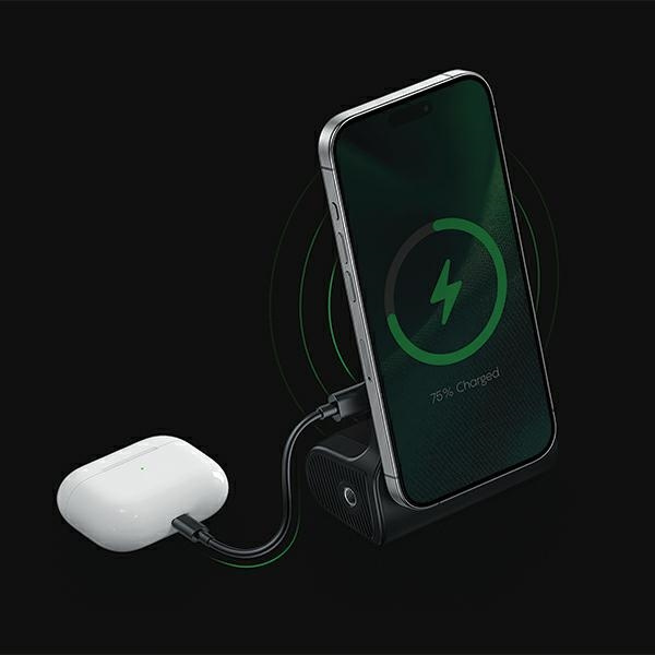 Energea Uchwyt do robienia zdjęć zwbudowanym powerbankiem Magear Magcam Grip czarny/black MagSafe PG-MCG5K-BLK