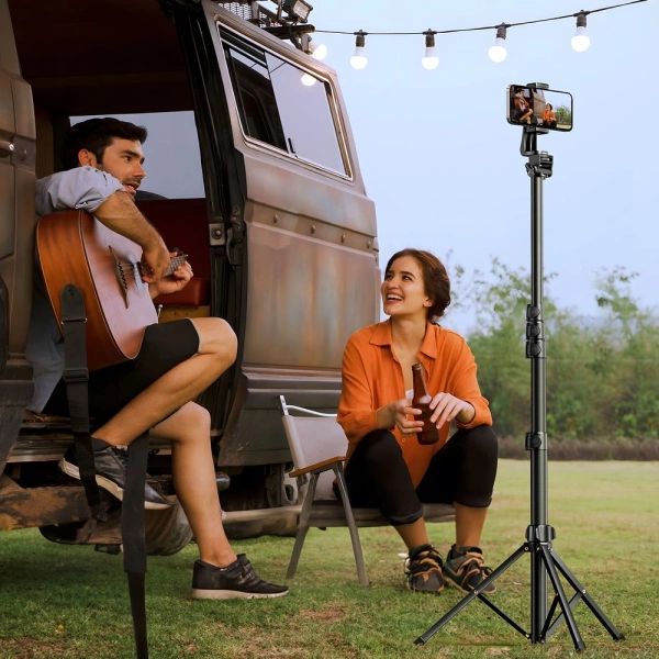 Ugreen LP680 selfie stick with stand and Bluetooth remote control 1.8m - black