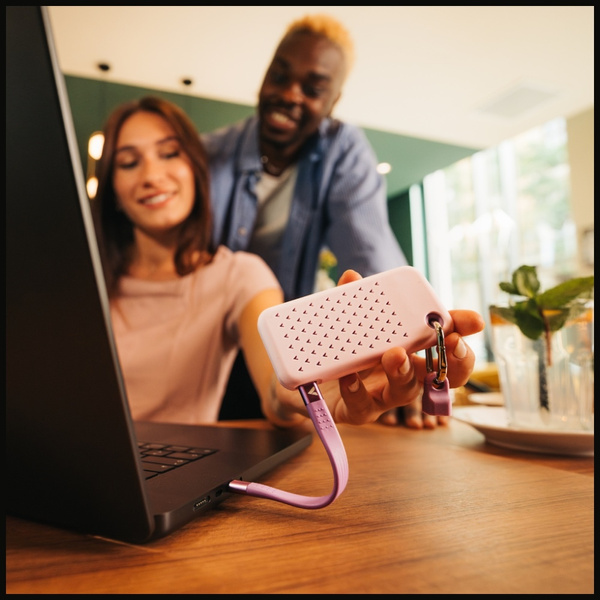 Dysk Zewnętrzny Verbatim Pocket SSD 2TB  USB-C 3.2 gen.2 biały-fioletowy 32323