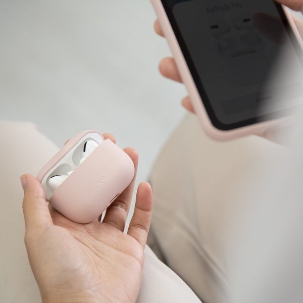Uniq Lino Silicone case for AirPods Pro - black