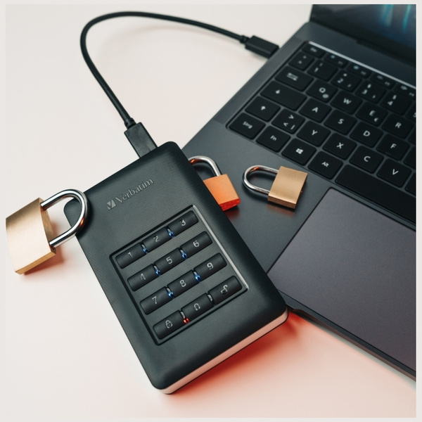 Przenośny dysk zewnętrzny Verbatim Store n Go z klawiaturą HDD 1TB czarny 53401