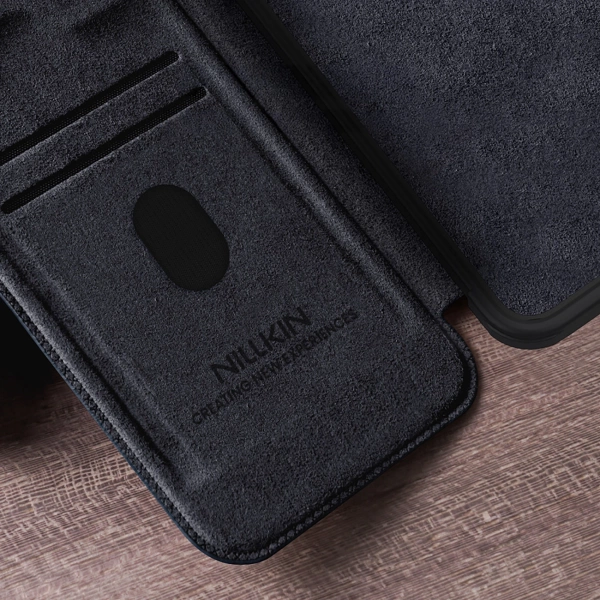 Etui Nillkin Qin Pro na Samsung Galaxy S25+ z klapką i osłoną aparatu - czarne