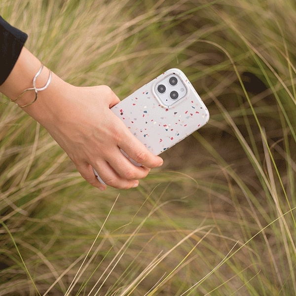 UNIQ etui Coehl Terrazzo iPhone 12/12 Pro 6,1" biały/natural white