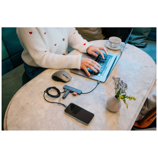 Adapter Hub Verbatim USB-C/HDMI/USB-A    3.2/USB-A 2.0/SD/microSD aluminiowy 32156
