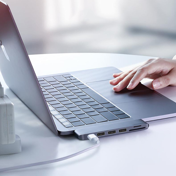 Ugreen multifunctional HUB 2x USB Type C to 3x USB 3.0 / TF / SD / USB Type C for MacBook Pro / Air gray (CM251 60560)