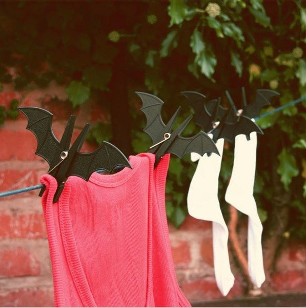 PAPER CLIPS CLIP ART 2 BAT AS BATMAN