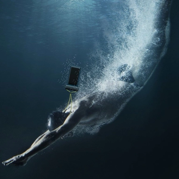 Baseus uniwersalny wodoodporny pokrowiec etui na telefon (max 7,2'') na basen nad wodę IPX8 czarny (ACFSD-DG1)