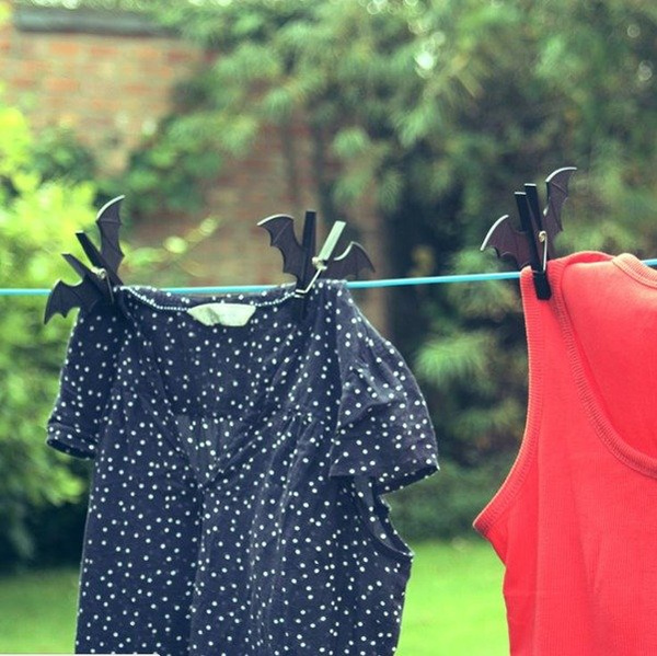 PAPER CLIPS CLIP ART 2 BAT AS BATMAN