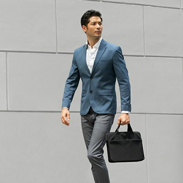 Torba UNIQ Stockholm na laptopa 16" - czarna