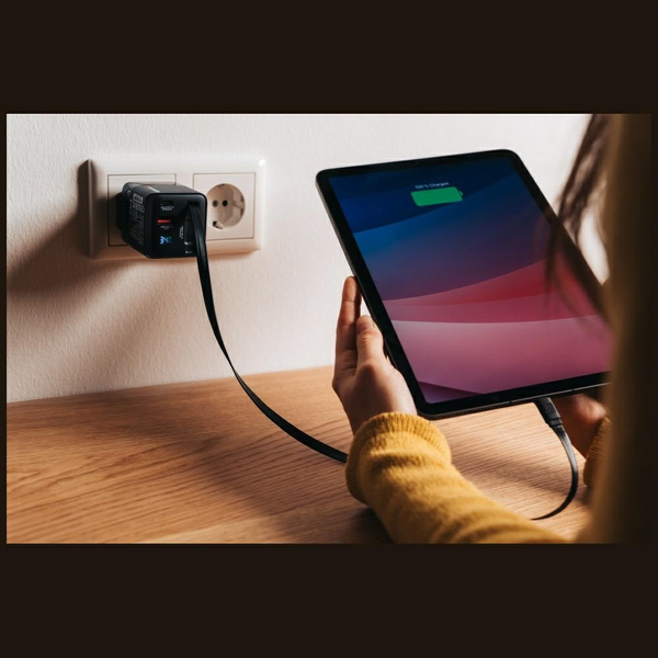 Verbatim Ładowarka sieciowa GaN 65W      2xUSB-C/USB-A + Adapter EU/UK/US czarny/black 32217