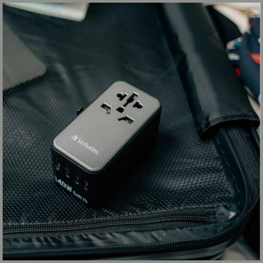 Verbatim Adapter podróżny EU/UK/US GaN USB-A/3xUSB-C PD 140W UTA-10 czarny/black 32125