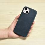 iCarer Oil Wax Premium Leather Case skórzane etui iPhone 14 magnetyczne z MagSafe ciemnoniebieski (WMI14220701-BU)